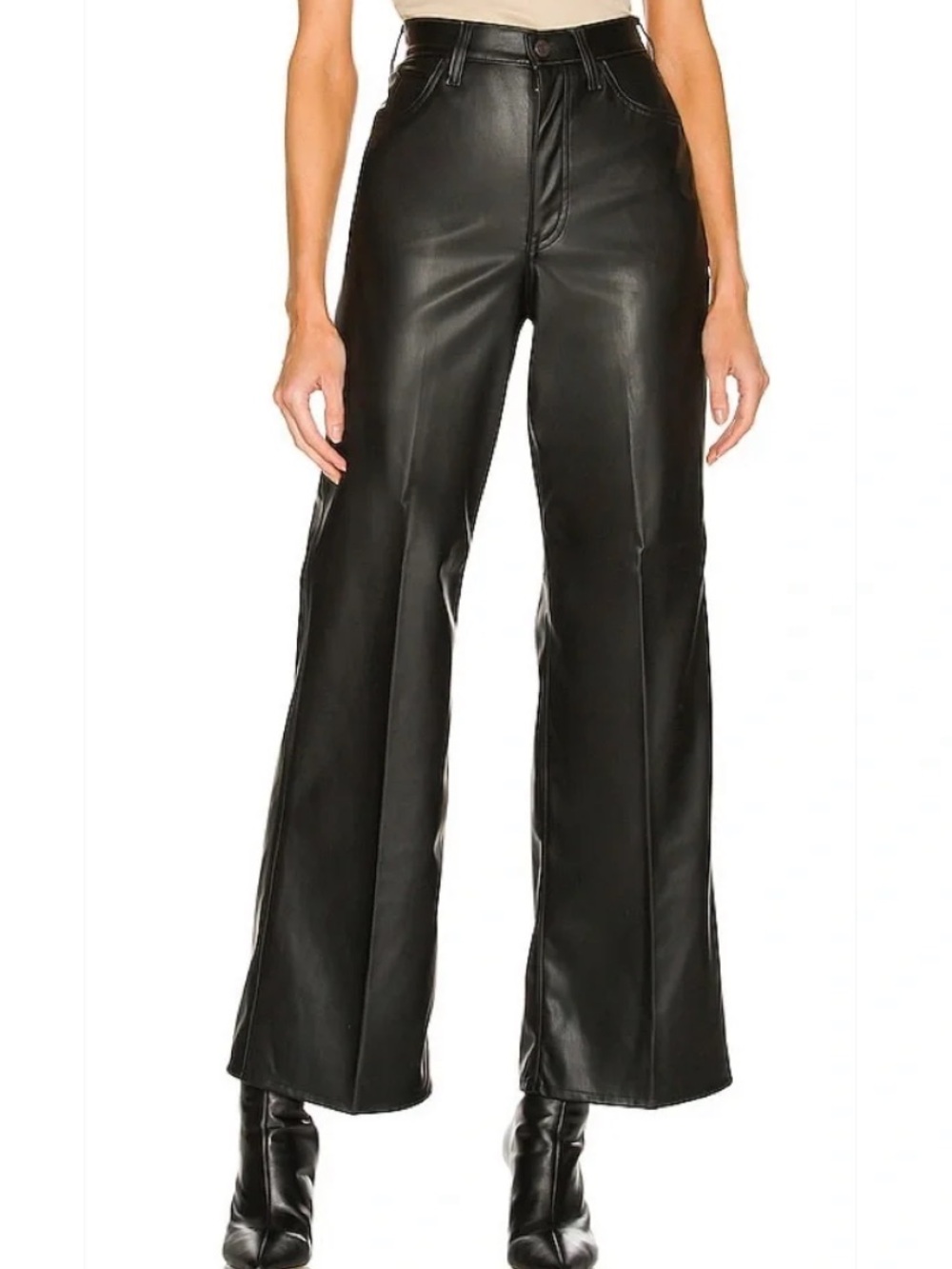 Levi’s 70s High Flare Faux Leather Pant in
Leather Night Size 31